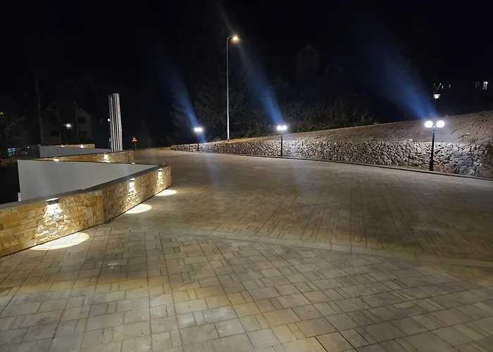 Hill Lux アパート